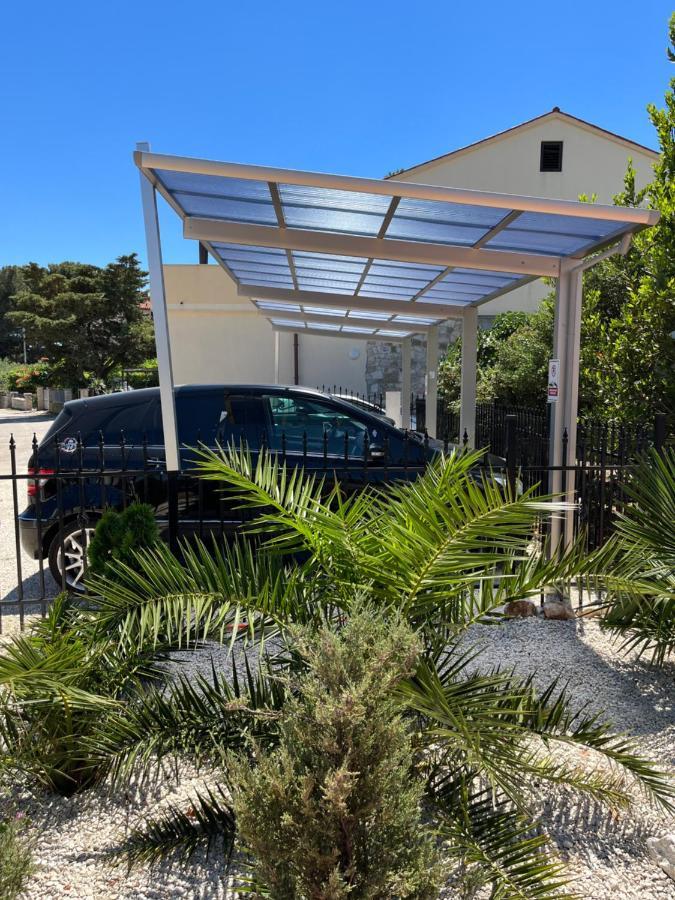 Grey Pearl With Free Ev Ch-Station Apartment Valbandon Екстериор снимка