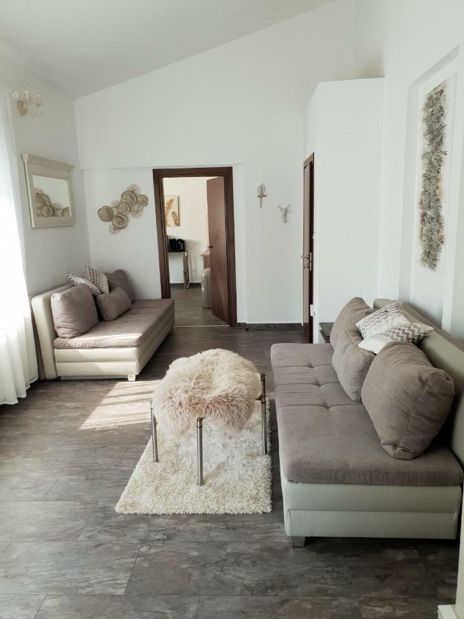 Grey Pearl With Free Ev Ch-Station Apartment Valbandon Екстериор снимка